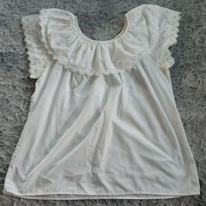 Chic White Eyelet Ruffle Blouse